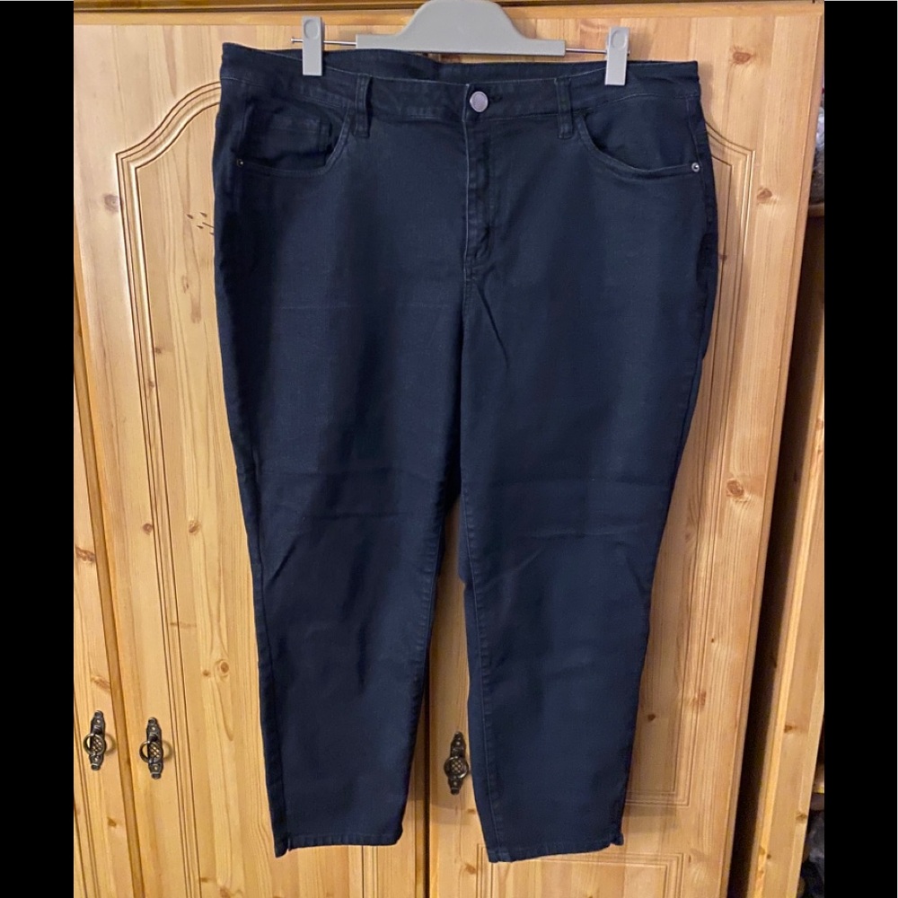 Cropped pants